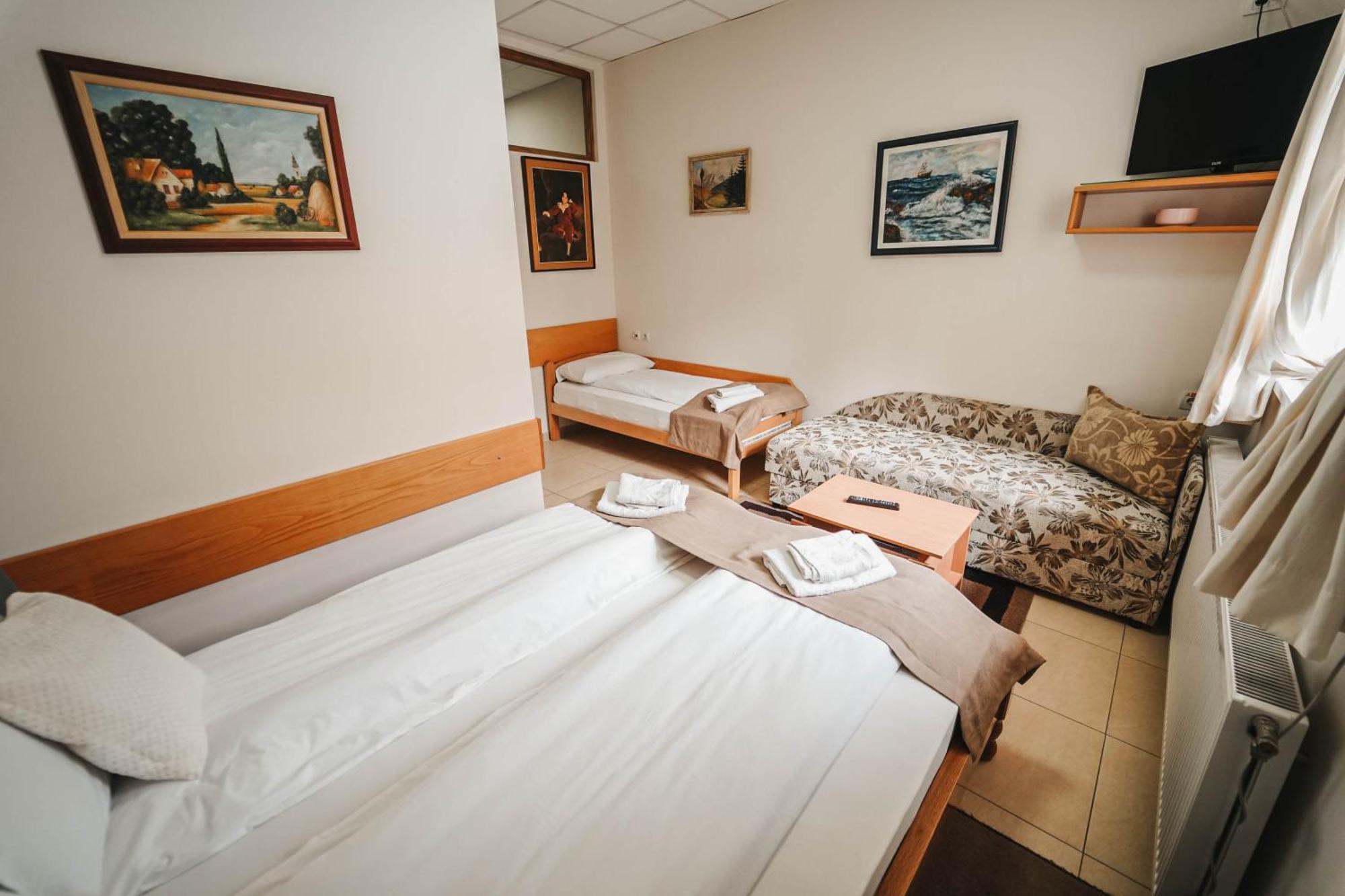 B&B Passage Sremska Mitrovica Exteriör bild