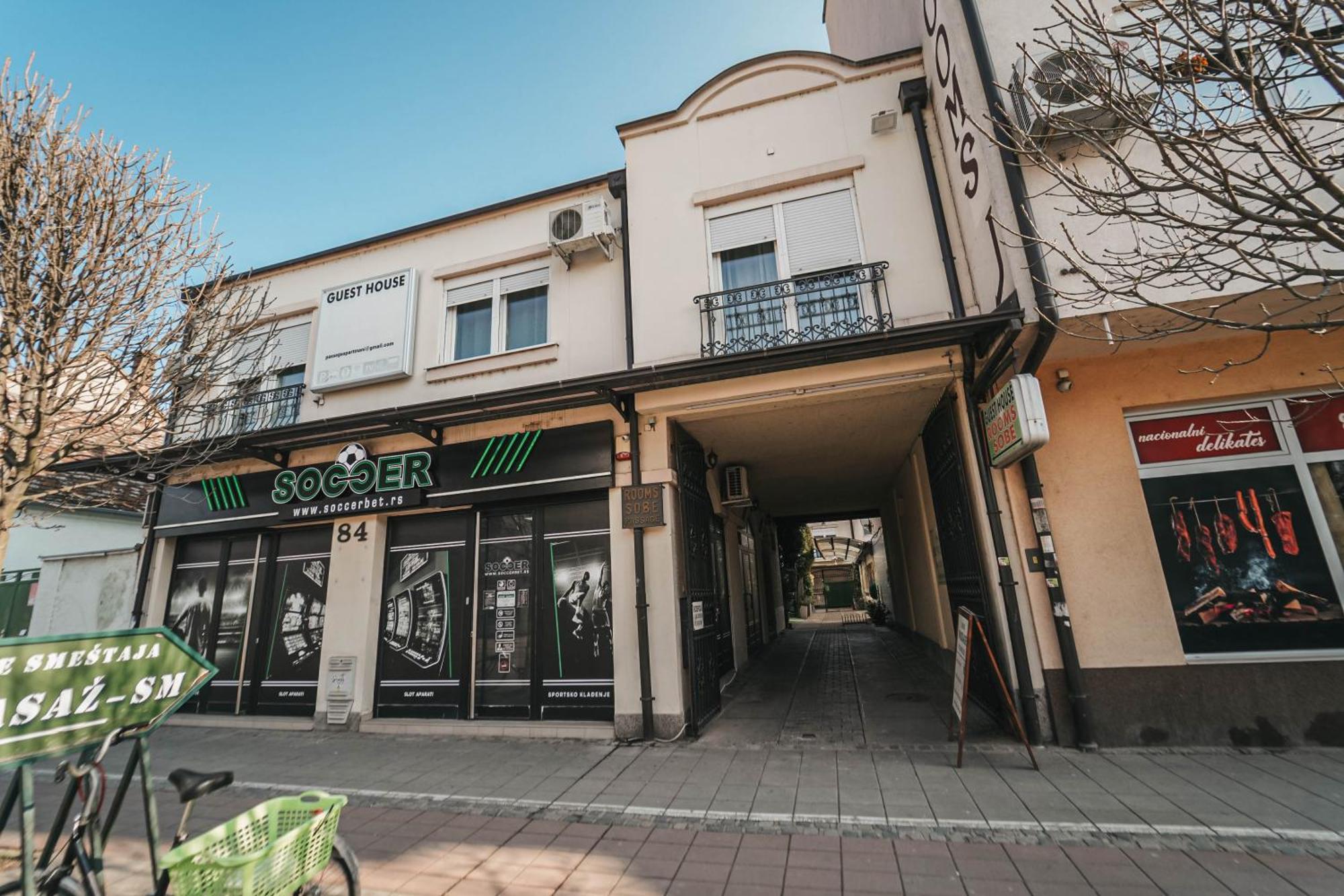 B&B Passage Sremska Mitrovica Exteriör bild