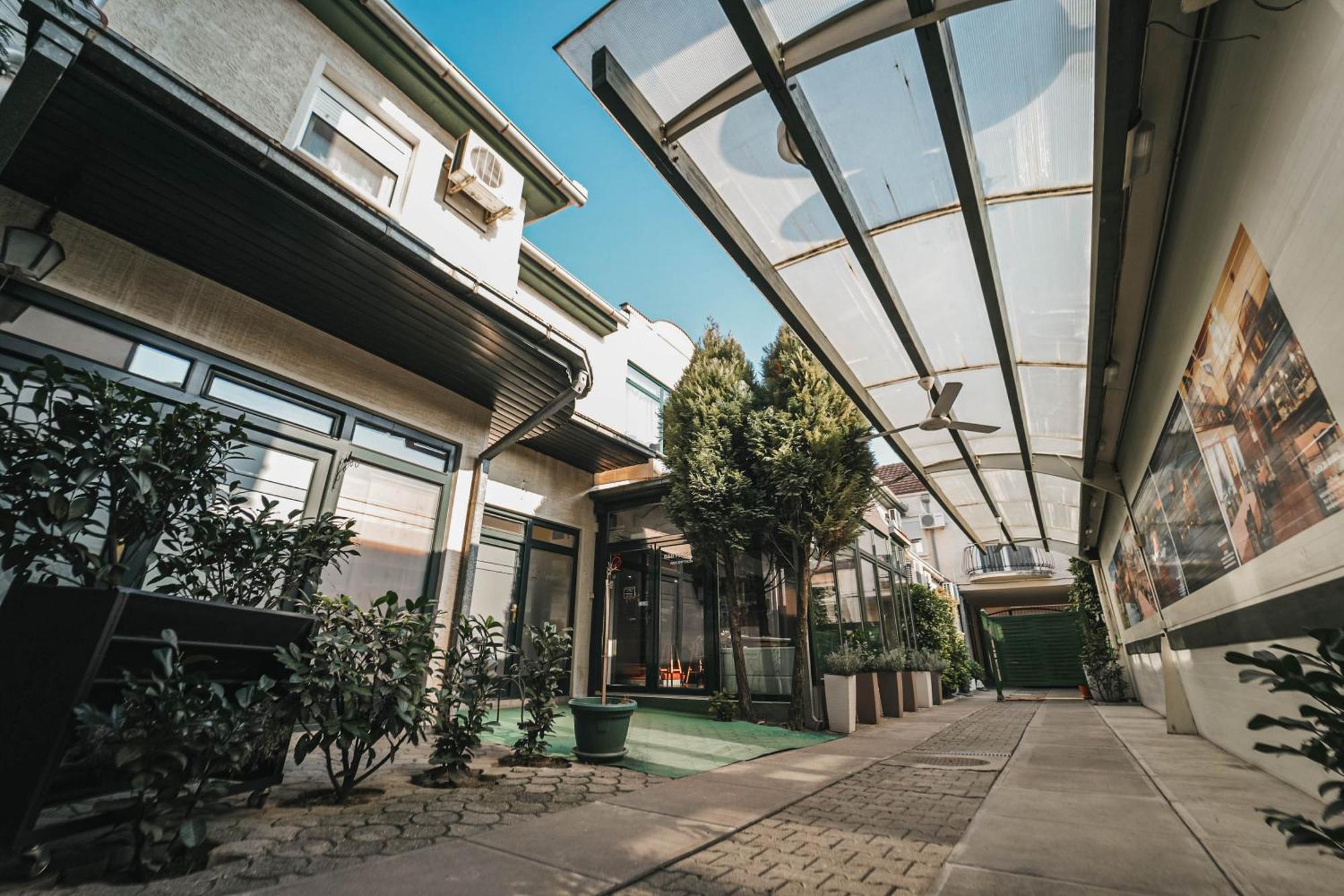 B&B Passage Sremska Mitrovica Exteriör bild