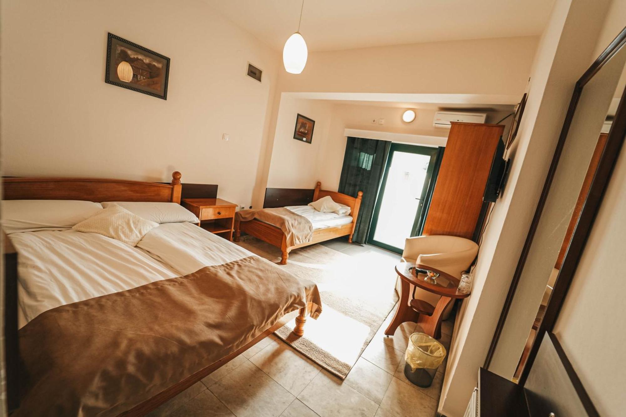 B&B Passage Sremska Mitrovica Exteriör bild