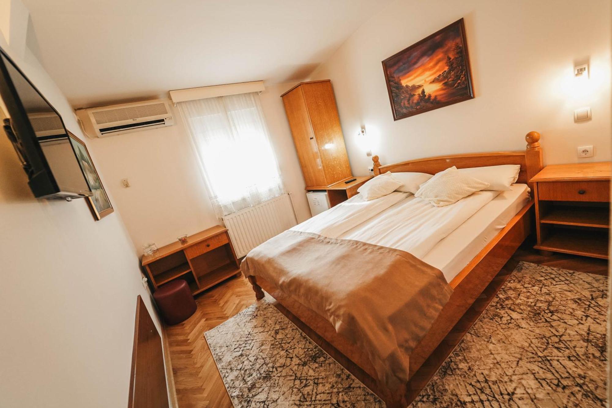 B&B Passage Sremska Mitrovica Exteriör bild