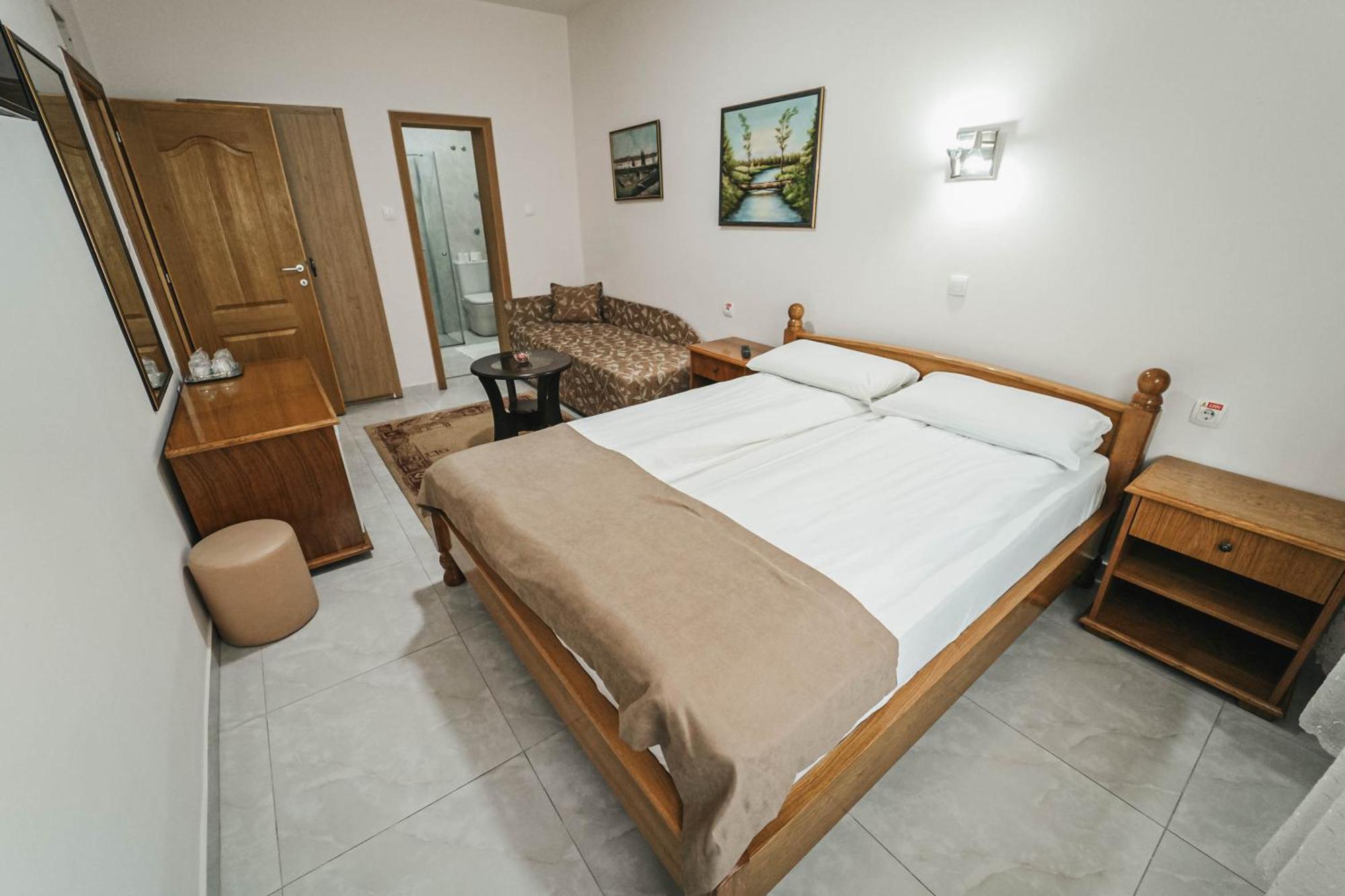 B&B Passage Sremska Mitrovica Exteriör bild