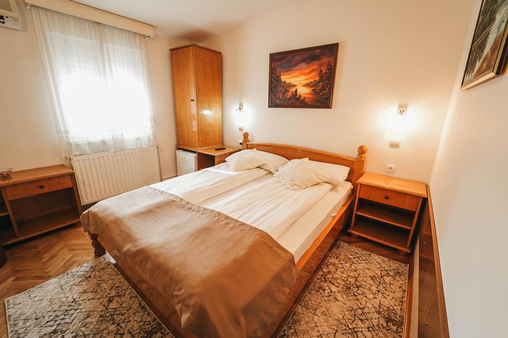 B&B Passage Sremska Mitrovica Exteriör bild