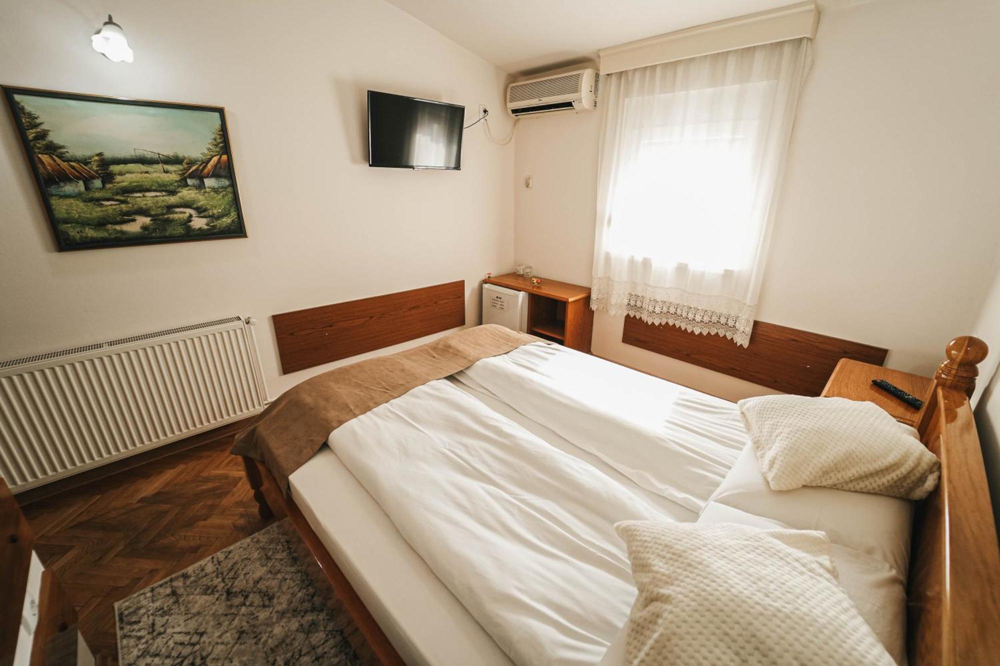 B&B Passage Sremska Mitrovica Exteriör bild