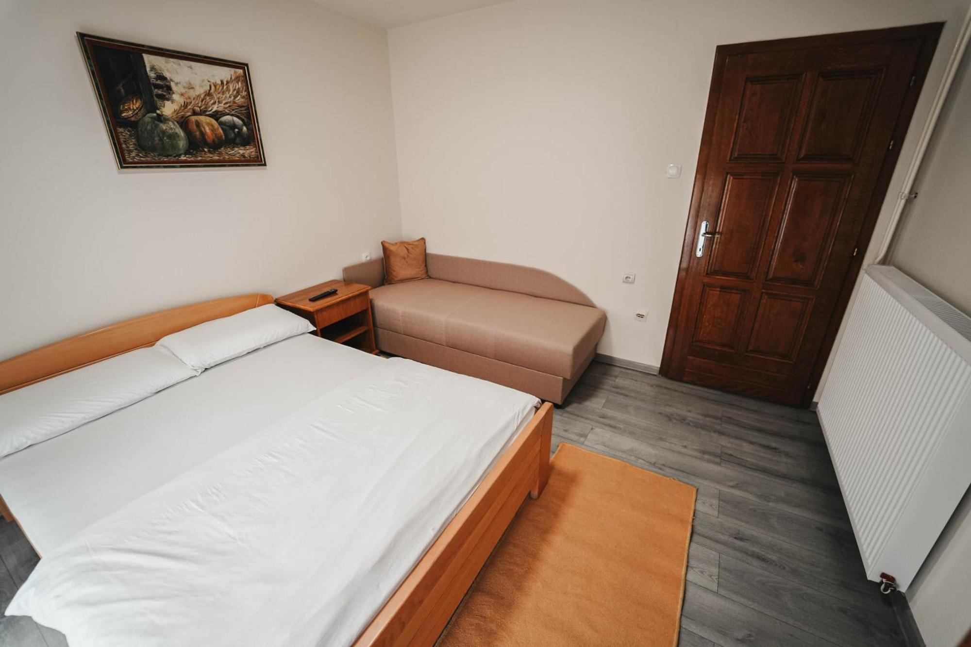 B&B Passage Sremska Mitrovica Exteriör bild