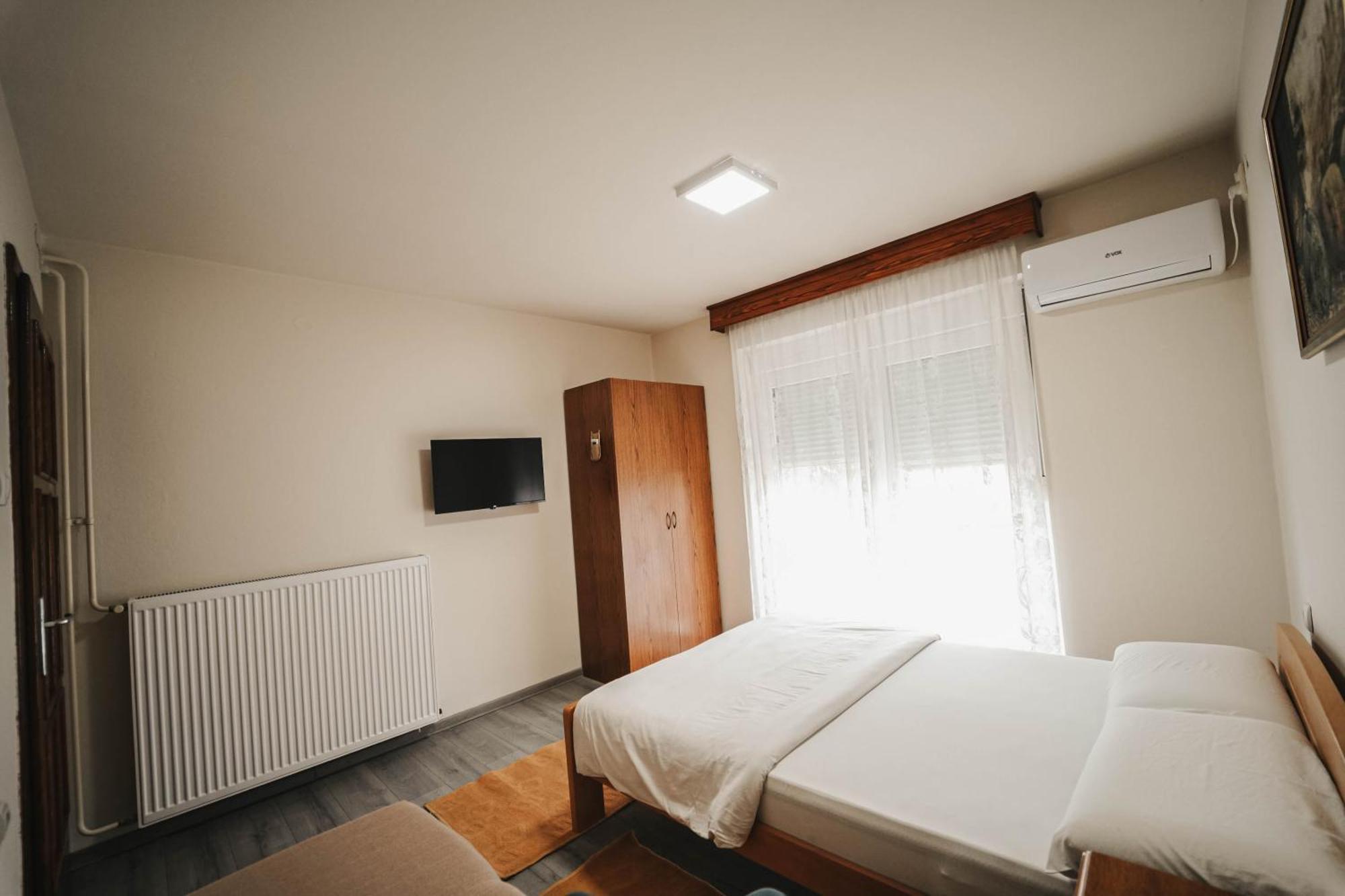 B&B Passage Sremska Mitrovica Exteriör bild