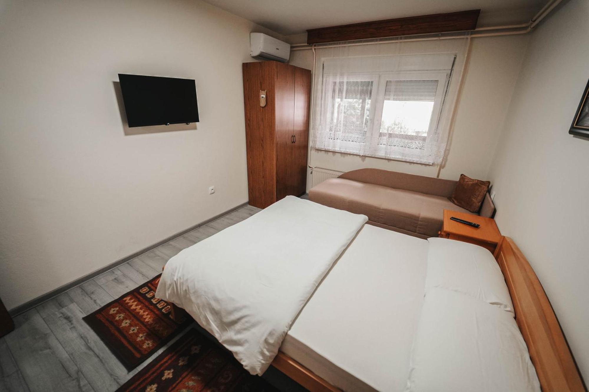B&B Passage Sremska Mitrovica Exteriör bild
