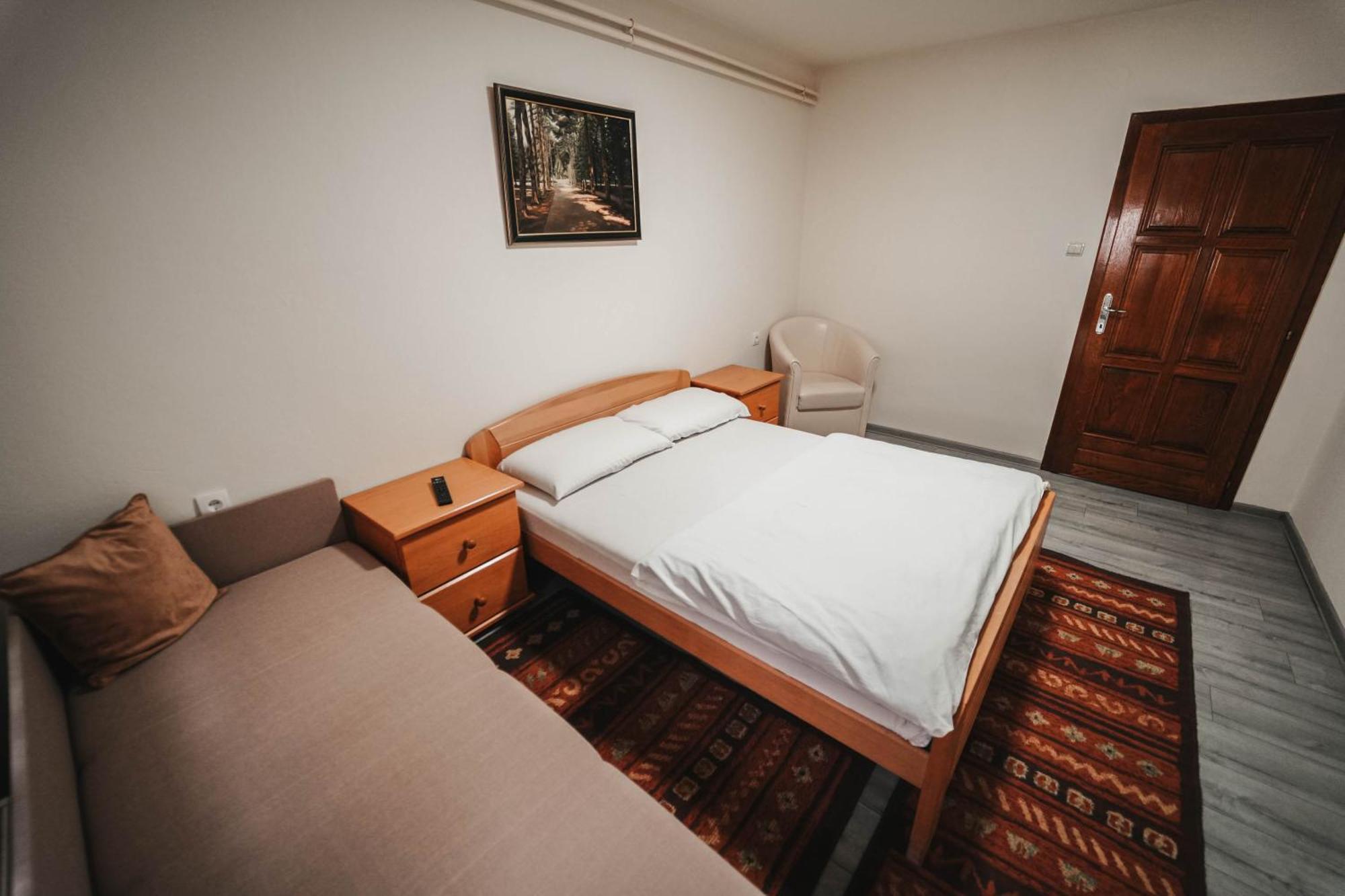 B&B Passage Sremska Mitrovica Exteriör bild