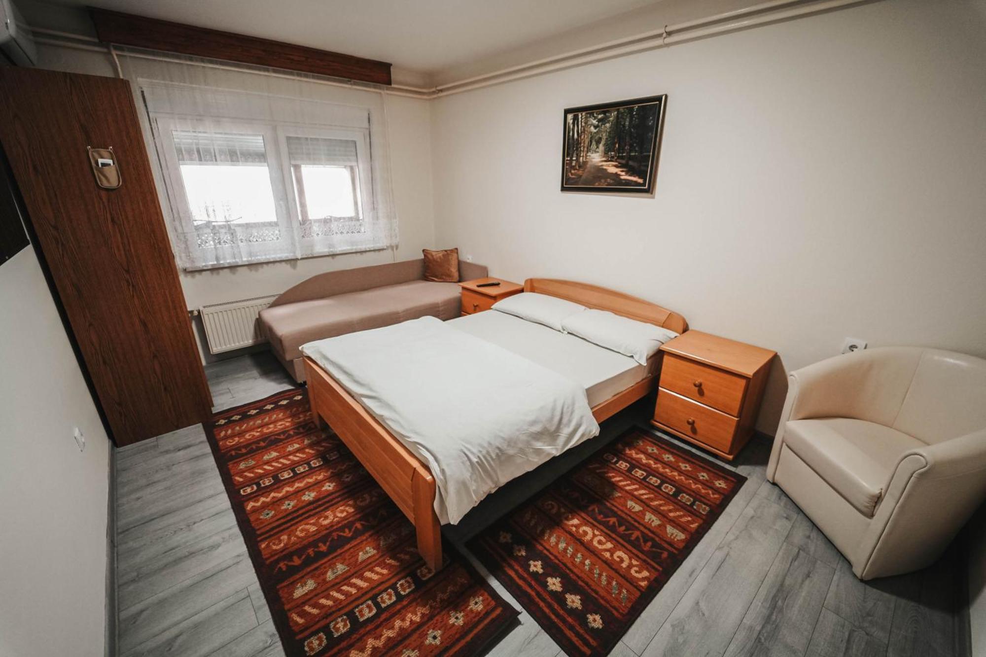 B&B Passage Sremska Mitrovica Exteriör bild